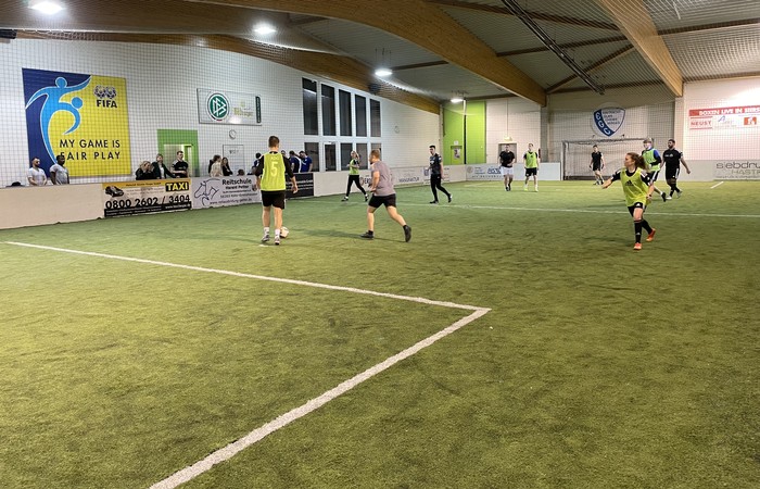 Fußballturnier mit unseren Alumni und der ADG-Fußballmannschaft