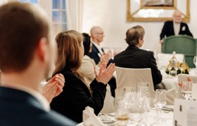 Applaus für die Besten: ADG Alumni Dinner auf Schloss Montabaur